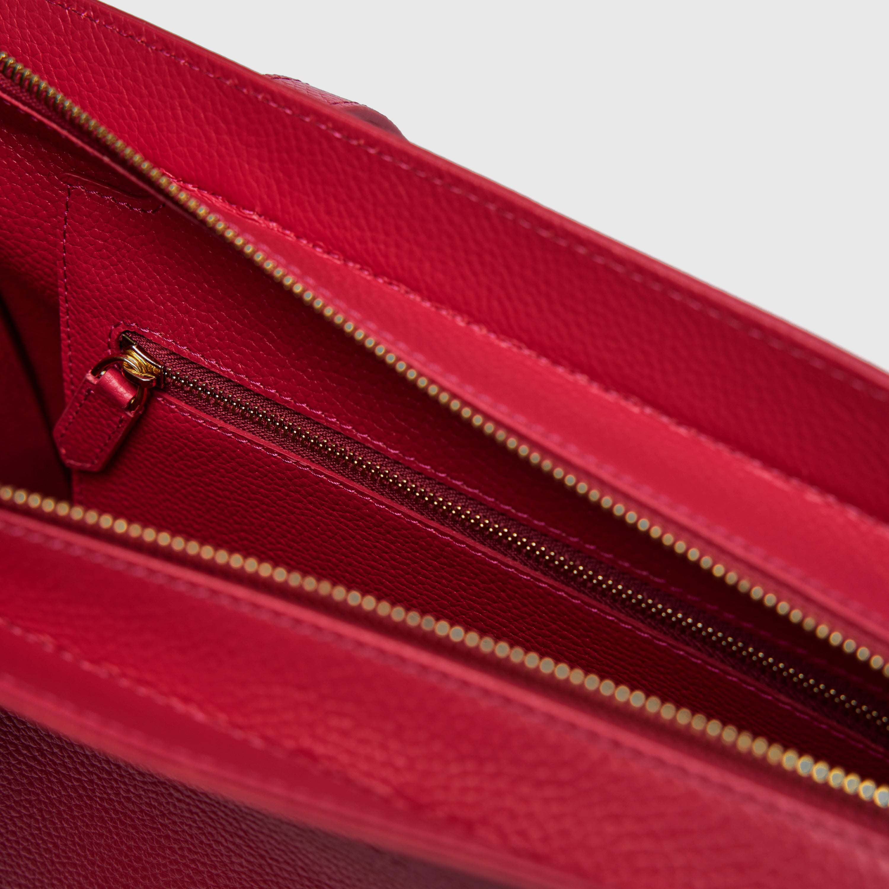 Auran Tote Bag